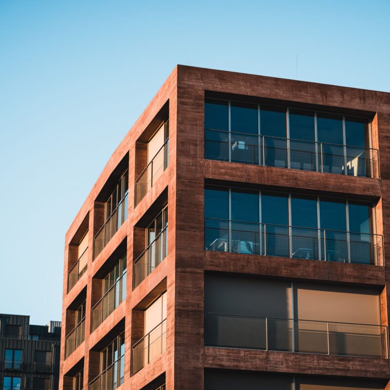 Placas solares en comunidad de vecinos guía